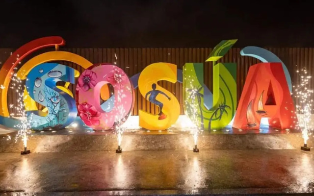 Artist's Loft With Private Jacuzzi & Roof Terrace