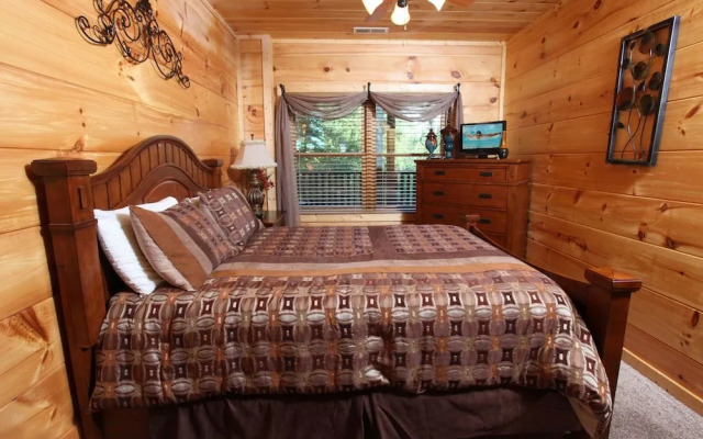 Off The Clock - Four Bedroom Cabin