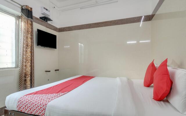 Ammayi Hotel by OYO Rooms