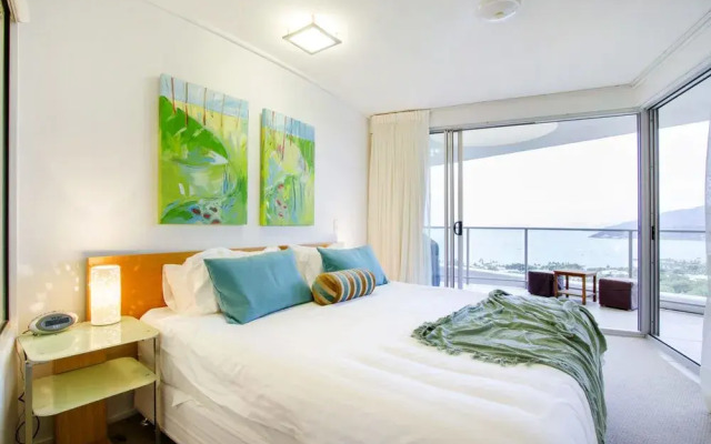 Tranquility Luxury 2 Bedroom Apartment