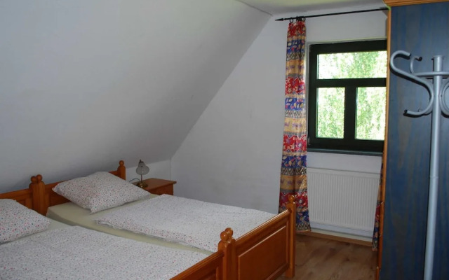 Landhaus mit Schwimmbad in Dargun