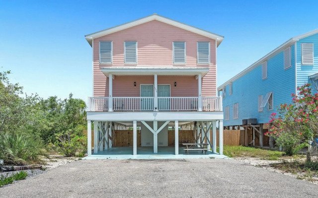 The Salty Fox With Pool