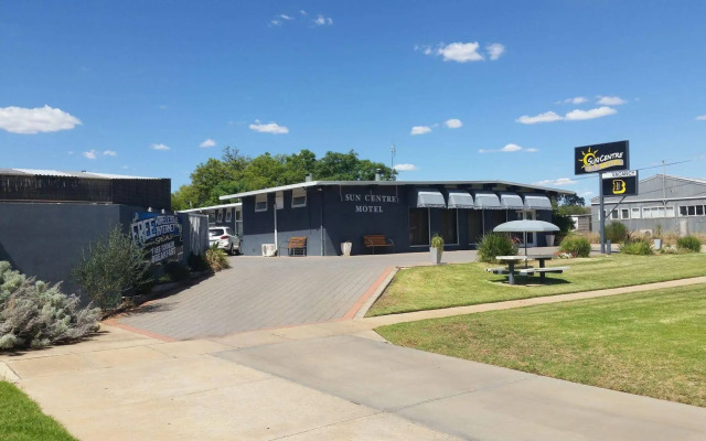 Sun Centre Motel