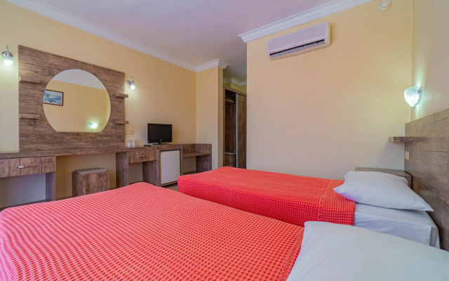 Sayanora Hotel & Park