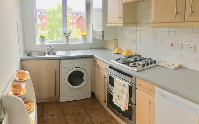 Apple Perch 2BR Flat-Free Parking