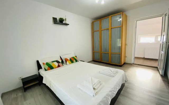 Central Apartment with Garden in Blaj