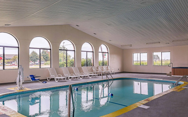 Red Lion Inn & Suites Pontoon Beach