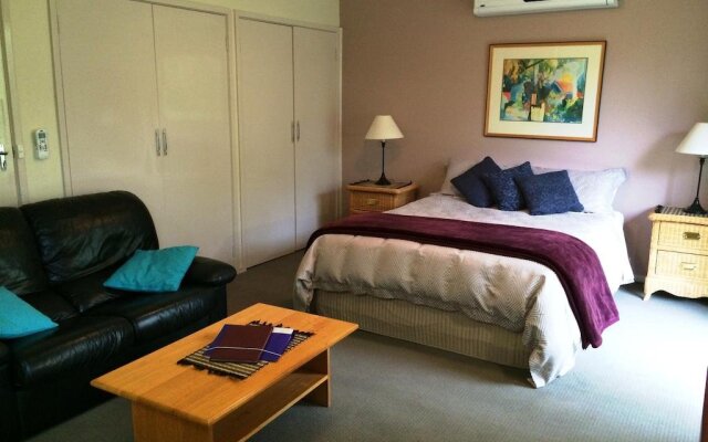 Acacia House Spa Balcony Apartment