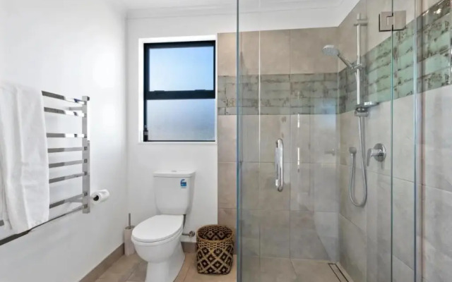 Cedar House - Martinborough Holiday Home