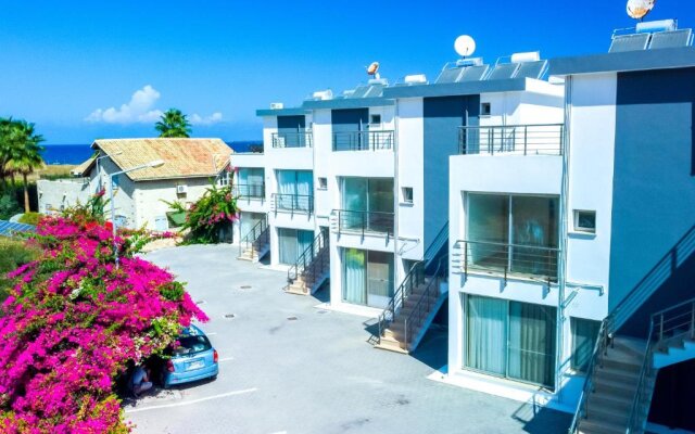 Spacious Three-Bedroom Apartment with Sea View A3