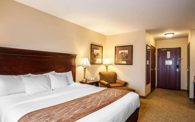 Comfort Inn & Suites McMinnville Wine Country