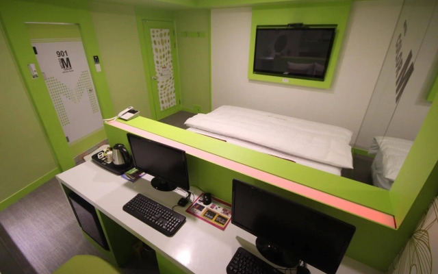 Color M motel