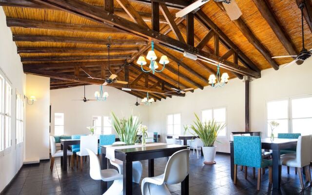 Postales by DOT Boutique