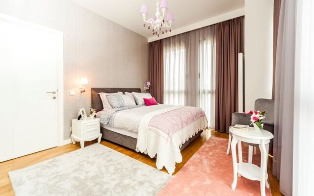Mera Suites
