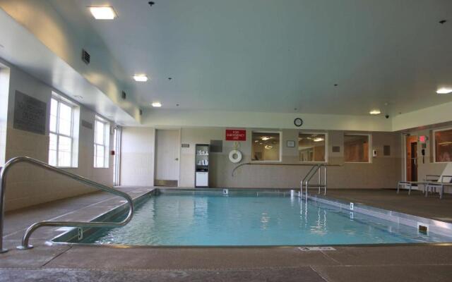 Country Inn & Suites by Radisson, Marion, IL