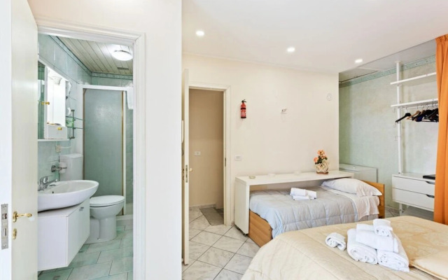 Castello Ursino Balcony Apartment