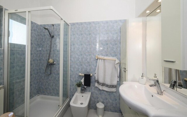 Amazing Home in Brodarica With Wifi and 3 Bedrooms