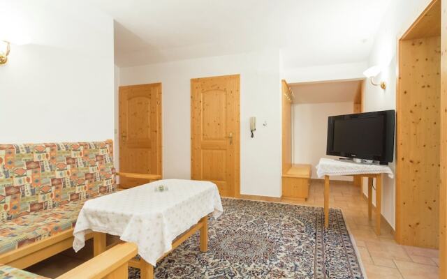 Contemporary Apartment in Kampl near Ski Area