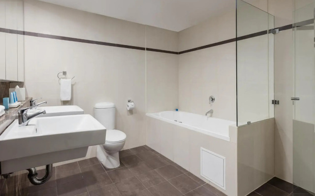 Meriton Suites World Tower