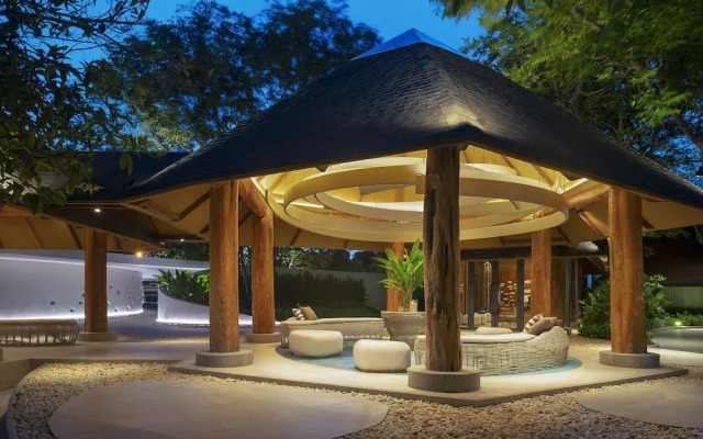 Mercure Rayong Lomtalay Villas N Resort