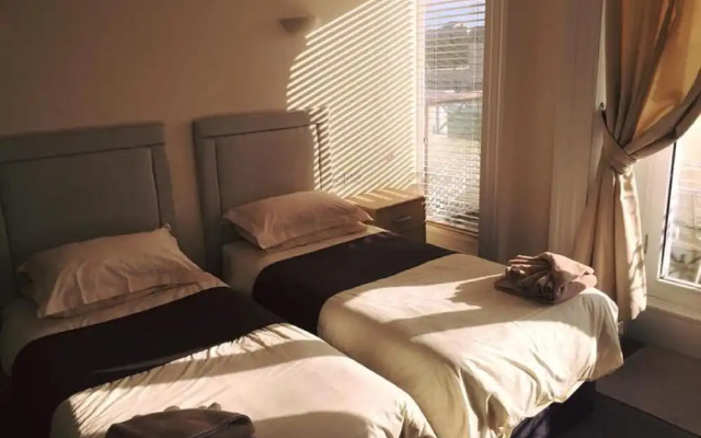 Royal Grosvenor Hotel