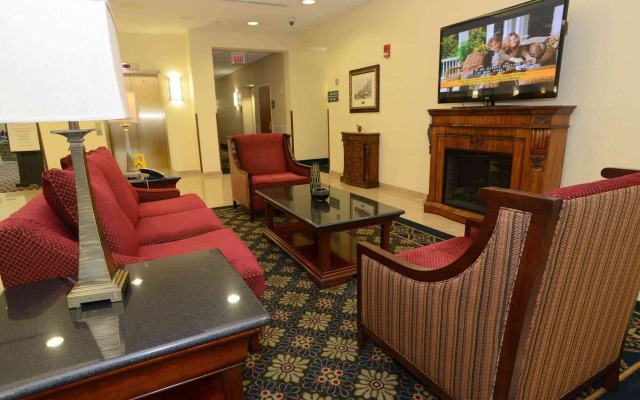 Hampton Inn & Suites Rockville Centre