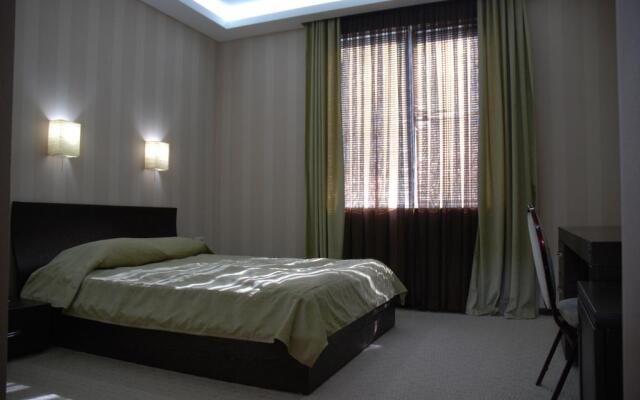 D'Plaza Hotel