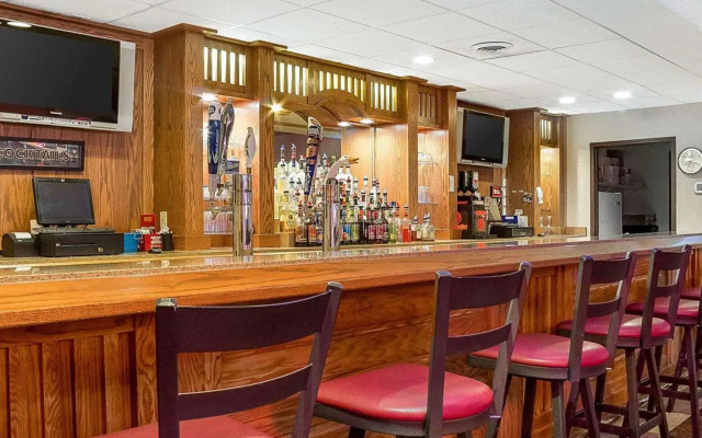 Baymont by Wyndham Jamestown Conference Center & Water Park