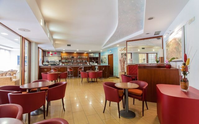 Hotel Aris