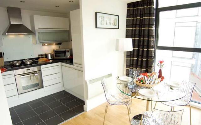 Manchester: Blue Rainbow Apartments