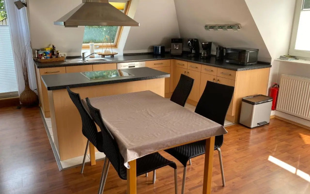 Moderne Maisonette-Wohnung Am Karpfenteich; Modern Apartment With View Of The Carp Pond