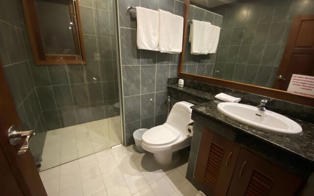 4 Bedroom Villa TG48 on beachfront resort SDV288-By Samui Dream Villas