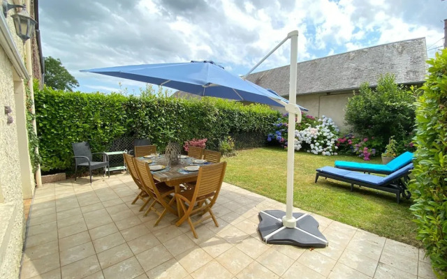 Charming Cottage Near Mont St. Michel Bay