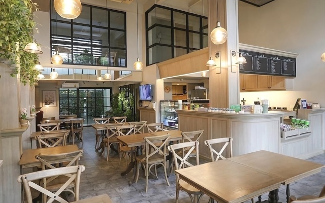 Mali at Wongsawang Boutique Hotel