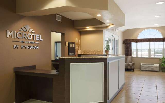 Microtel Inn & Suites by Wyndham Pleasanton