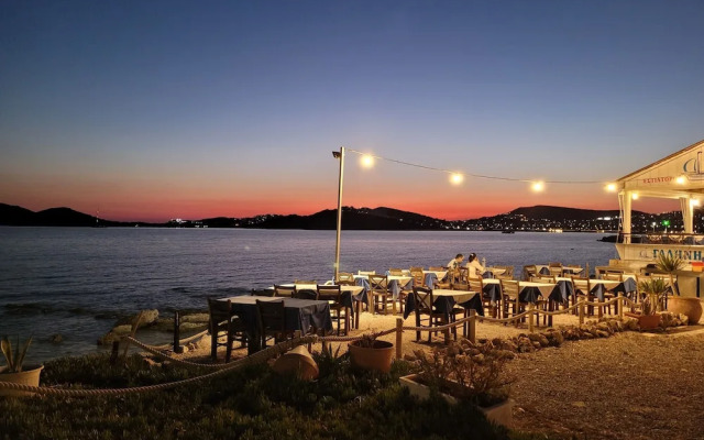 Adorable Entire Guest House Near Sounio, in Athens