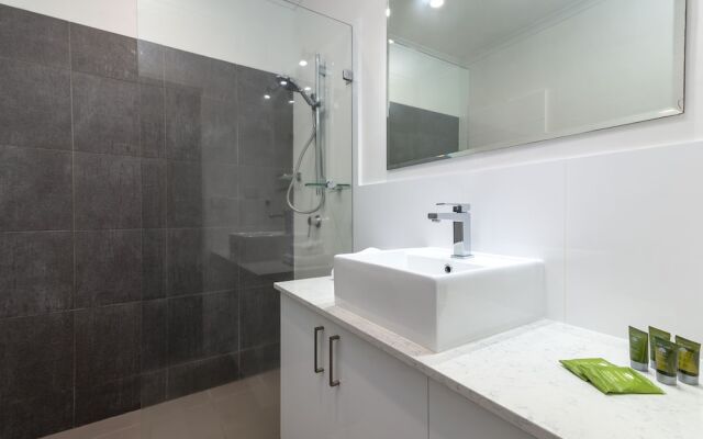 Seascape Holidays – 3 Reef Terraces on St Crispins