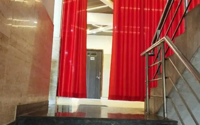 Oyo 702305 Hotel Rajeshwari Plaza