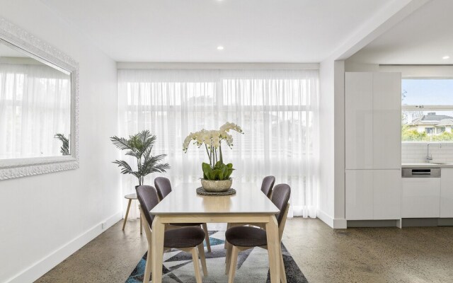 BOUTIQUE STAYS - Brighton by the Sea