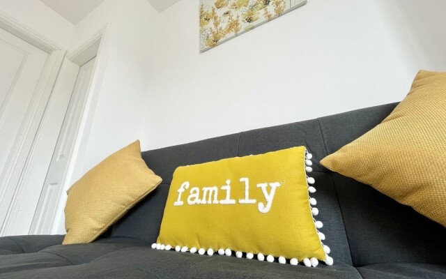 Worksop Newly Refurbished 3-bedroom House