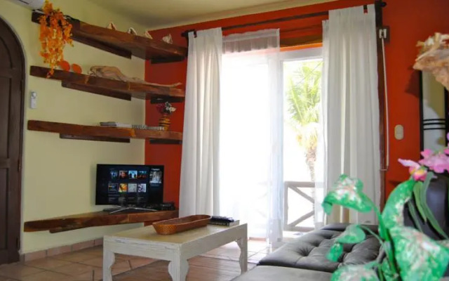 Luna Antigua by Mamitas Beach