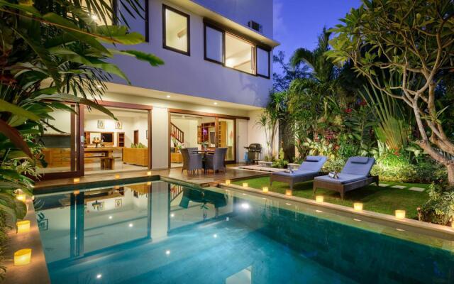 Echo Beach Townhouses