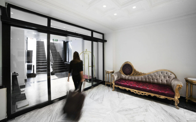 White Monarch Hotel