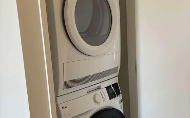 Huswell - Beachfront Apartment With sea View