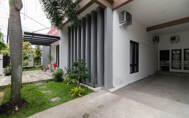 RedDoorz Syariah @ Jalan Andalas Padang