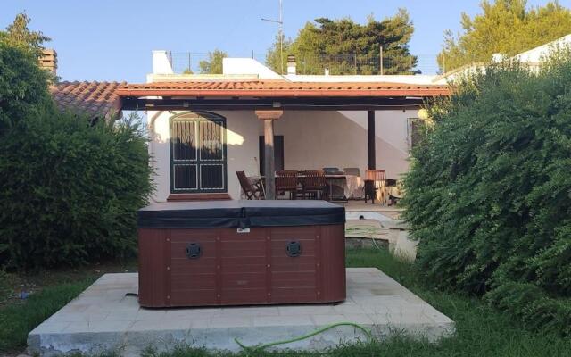 Seaside Villa with Hot Tub, 5mins walk from the sea