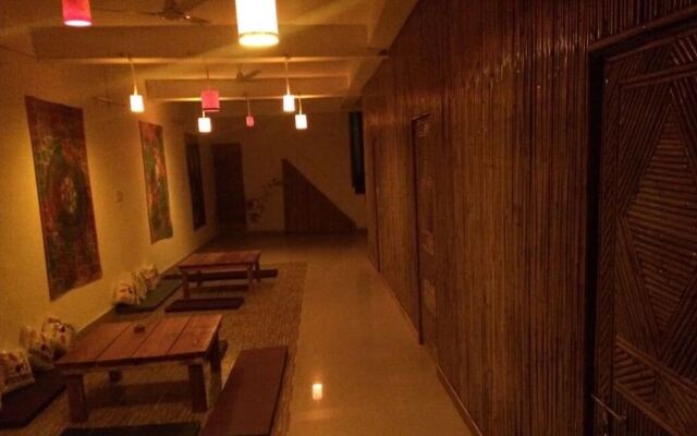 LN Hotel and Restaurant - Hostel