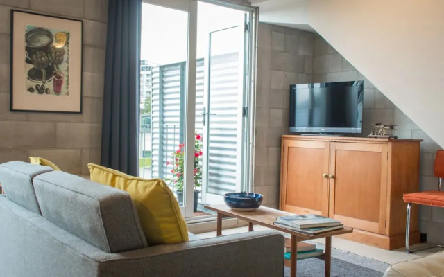 Sunny 3 Bedroom Townhouse Central With Park Views