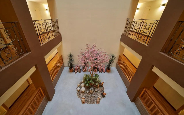 Prom Ratchada Hotel