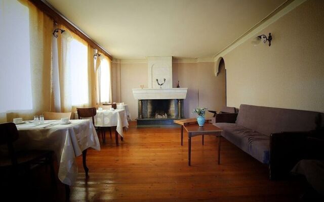 old adishi guest house